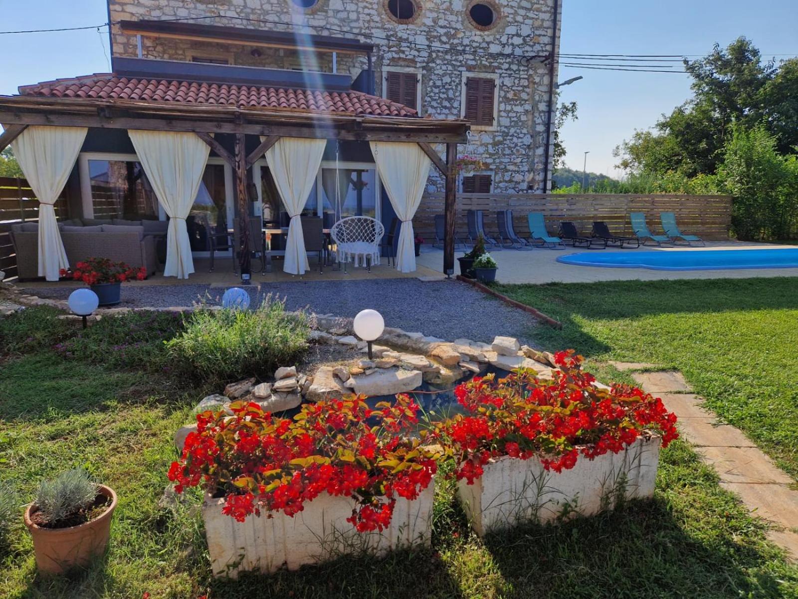 Villa Makale *